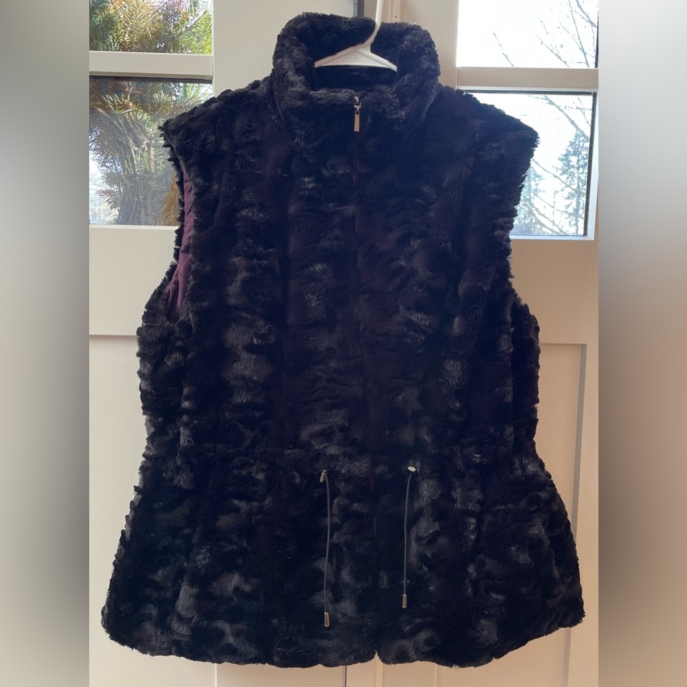 Reversible faux fur vest Giacca Gallery large black plum purple drawstring waist